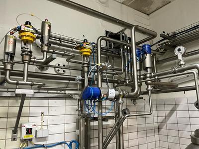 Overview picture of Alfa Laval pneumatic valve (9x)